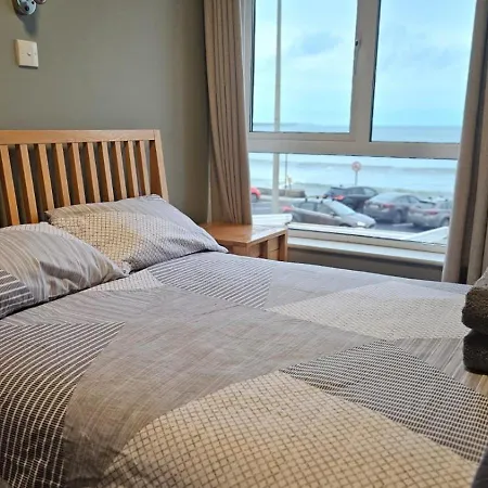 Apartment Beachfront